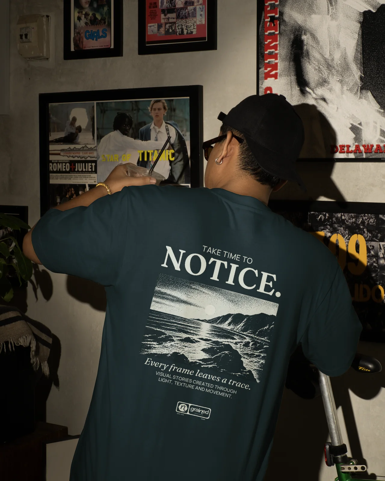 T-Shirt / 01